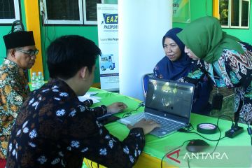 Anggota DPR usul tambah pendamping perempuan untuk haji 2025