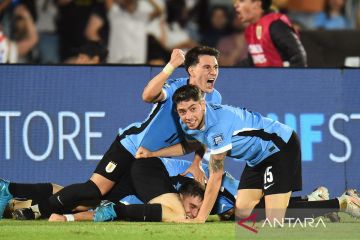 Gol di penghujung laga Ugarte bawa Uruguay bekuk Kolombia 3-2