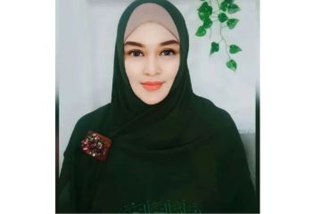 Profil Zeda Salim, sosok wanita yang diisukan dekat dengan Ammar Zoni