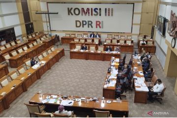 Ketua Komisi III DPR usul jangan ada wawancara "doorstop" KPK