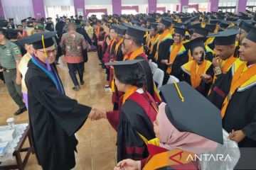 Rektor Unipa: Wisudawan harus bawa kemajuan dari Timur Indonesia