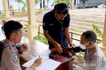 Kesehatan pengungsi Lewotobi rutin dicek,  batuk dan ISPA mendominasi