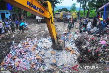 Bea cukai musnahkan 20,83 juta batang rokok ilegal