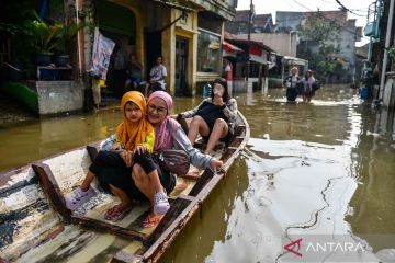 Sungai Citarum meluap, ribuan warga terdampak banjir di Dayeuhkolot