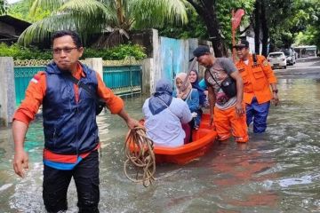 KPU DKI sediakan perahu ke TPS untuk pemilih yang terkendala banjir