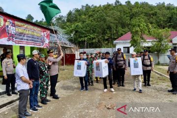 Polres HST kawal distribusi logistik pilkada ke tiga desa terjauh