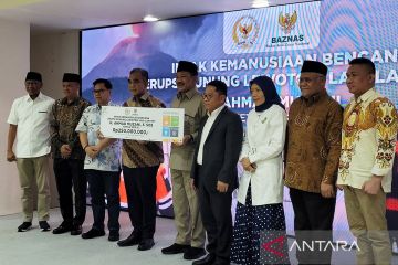 Ketua MPR serahkan bantuan untuk Lewotobi Rp250 juta lewat Baznas RI