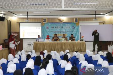 Satpol PP Jakpus tingkatkan kesadaran siswa soal ketertiban umum