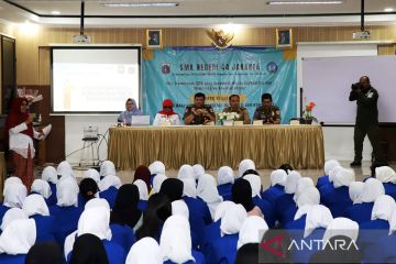 Satpol PP Jakpus tingkatkan kesadaran siswa soal ketertiban umum