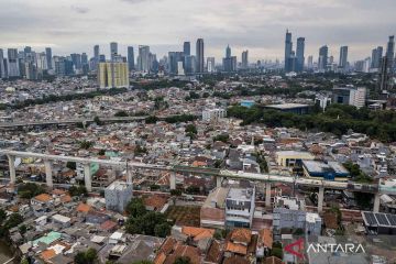 Progres pembangunan LRT Jakarta rute Velodrome-Manggarai sepanjang 6,4 kilometer