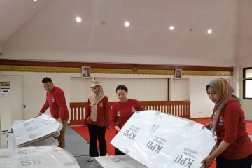 KPU Jakpus tuntaskan pendistribusian logistik Pilkada ke TPS