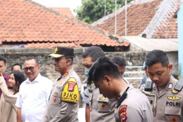 Polda Banten kawal logistik pasca insiden TPS roboh di Cilegon