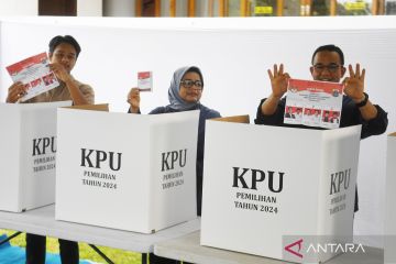 Anies Baswedan gunakan hak suara pada Pilgub DKI Jakarta