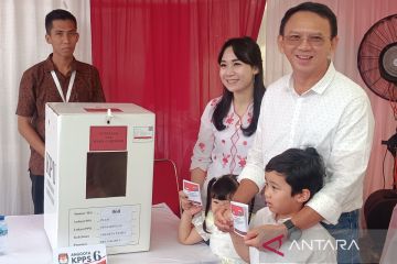 Ahok datang bersama istri dan anak untuk coblos dalam Pilkada 2024