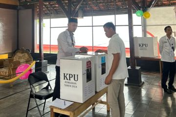 Partisipasi pemilih di TPS khusus Rutan Praya 100 persen