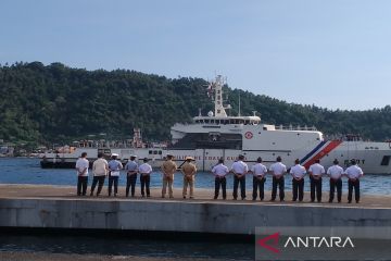 Bakamla RI sambut kedatangan kapal PCG BRP Gabriela di dermaga Bitung