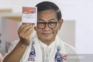 Calon Gubernur gunakan hak pilihnya pada Pilkada Serentak 2024