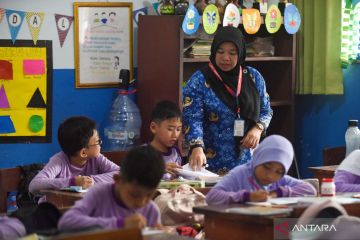 Mulai tahun 2025, guru ASN bisa ditugaskan di sekolah swasta