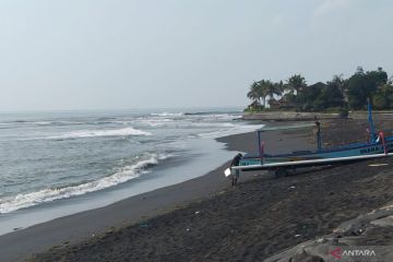 BBMKG terbitkan peringatan dini gelombang hingga 4 meter selatan Bali