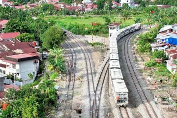 Angkutan barang menggunakan kereta api di Sumbar naik 18 persen