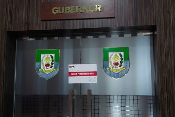 KPK segel ruang kerja gubernur dan sekda Bengkulu