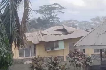 Erupsi, Gunung Lewotobi Laki-Laki naik level jadi awas