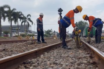 Hadapi musim hujan, Daop 2 Bandung lakukan perawatan rel