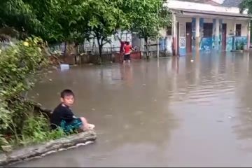 Banjir rendam permukiman di Rangkasbitung setelah hujan 3 jam