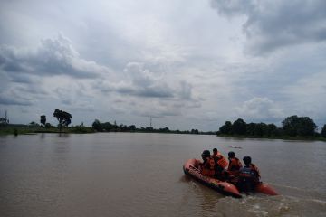 SAR Palembang cari korban perahu tenggelam di perairan Muara Enim