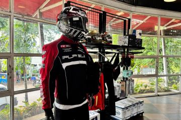 RC Motogarage x Kremlin rilis jaket riding dan tas pinggang eksklusif