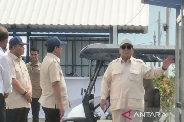 Prabowo tebar benih nila di Karawang dukung penyediaan protein MBG