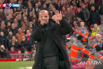 Pep balas ejekan dari fans Liverpool denganenam trofi Liga Inggris