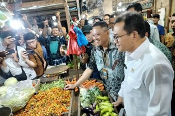 Mendag pantau harga bahan pokok di Surabaya jelang Natal-Tahun Baru