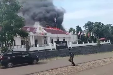 Kantor KPU Morowali terbakar