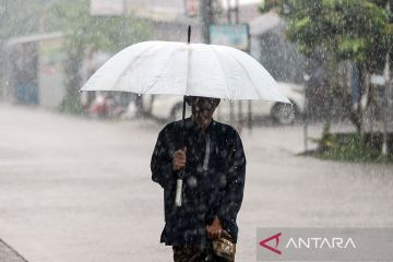 BMKG prakirakan sebagian besar daerah diguyur hujan pada Selasa