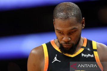 Meski Durant cedera Suns taklukkan Spurs dalam NBA Cup