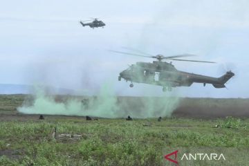 TNI AU lakukan simulasi evakuasi prajurit terluka di medan perang