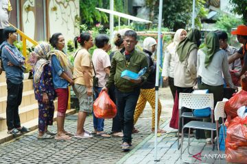 29 keluarga direlokasi dari kolong Tol Angke ke Rusun PIK Pulogadung