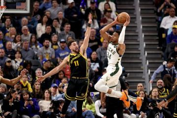 Giannis-Lillard bawa Bucks ke semifinal NBA Cup