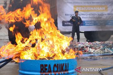 Bea Cukai Sulbagsel musnahkan barang yang menjadi milik negara hasil penindakan senilai Rp17,42 miliar