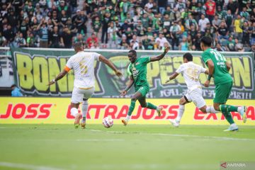 Persebaya menang dramatis 3-2 saat lawan Arema FC di GBT