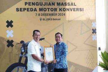 Kemenhub uji sepeda motor listrik konversi secara massal