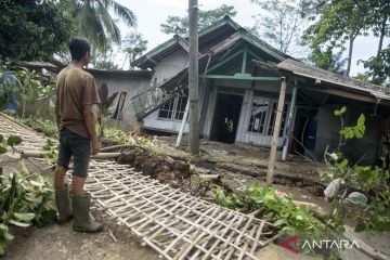 Sembilan kecamatan di Cianjur rawan bencana tanah bergerak