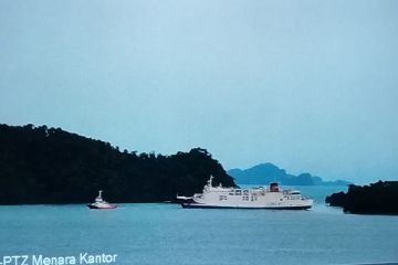 KMP Jagantara kandas di Pulau kandang Lunik berhasil dievakuasi