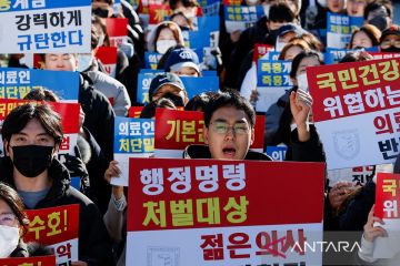 Gelombang massa tuntut  pemakzulan Presiden Korea Selatan Yoon Suk Yeol terus berlangsung di Seoul, Korsel