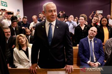 Perdana Menteri Israel Benjamin Netanyahu dihadapkan ke pengadilan atas tuduhan korupsi