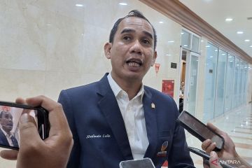 Anggota DPR minta Polri pilah satuan yang berhak gunakan senjata api