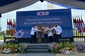 Damri meluncurkan 90 bus listrik baru untuk Koridor TransJakarta