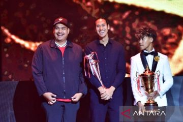 Sean Gelael raih penghargaan dari IMI