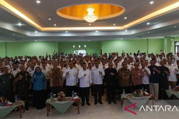 Wamendes PDT meninjau Wisata Tapak Antu Desa Batu Belubang